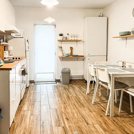 Bright And Beautiful Grigorescu Apartment
