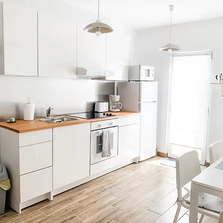 Bright And Beautiful Grigorescu Apartment *